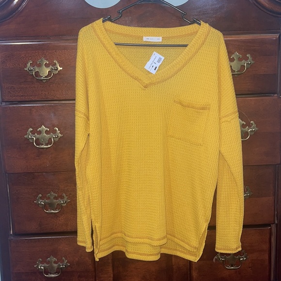 NWT mustard colored waffle sweater. Size Small - Picture 3 of 4